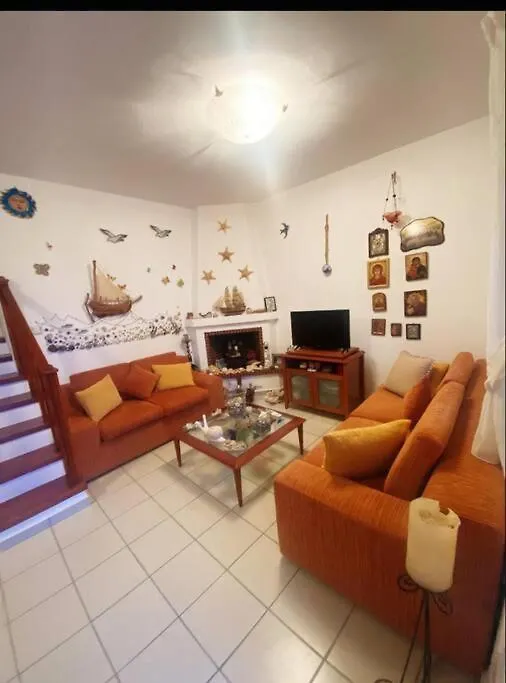 Beach Front Beautiful Family House Pefkochori