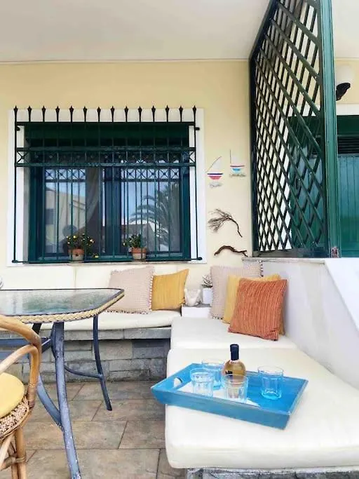 Beach Front Beautiful Family House Pefkochori